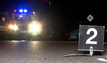 Un tânăr băut a făcut ravagii pe bulevardul Mamaia: s-a răsturnat cu maşina şi a boţit alte două